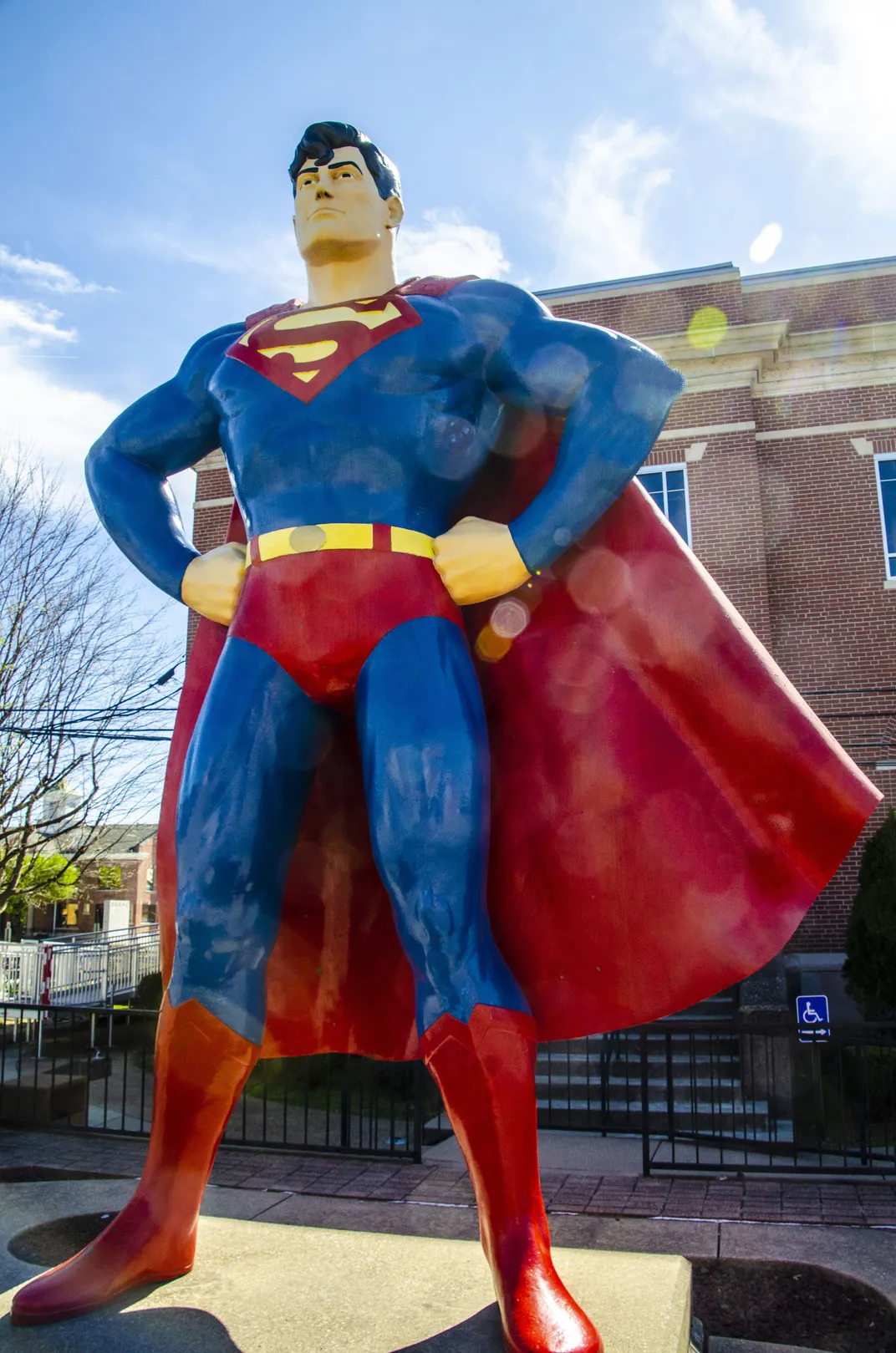 Superman statue in Illinois