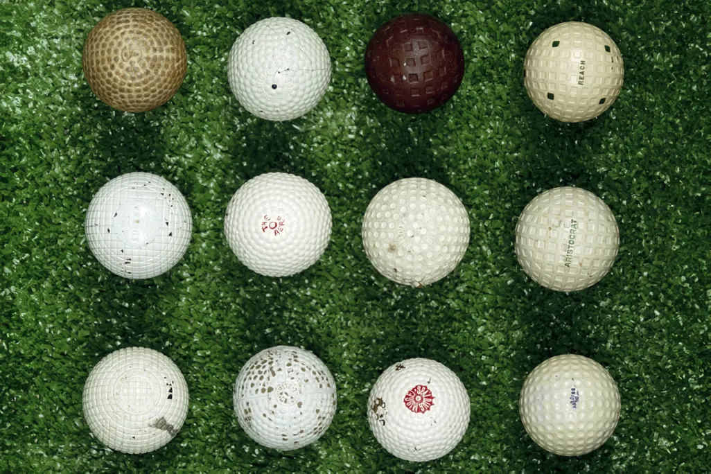 a grid of golf balls
